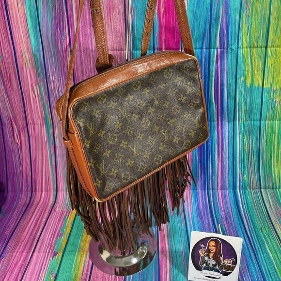 🔷️Louis Vuitton Vintage Boho Bag with Fringe - Picture 3 of 9